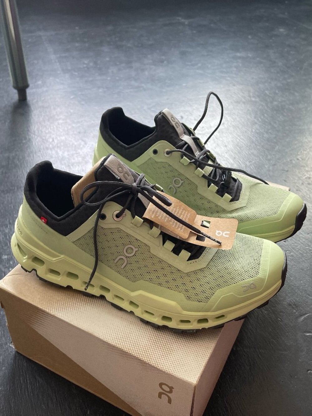 ON Women´s Cloudultratrail running shoe Vine/Meadow-US 9.5-EU 41 - Picture 3 of 11